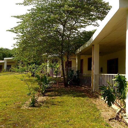 Hotel Villas Magen El Remate Esterno foto