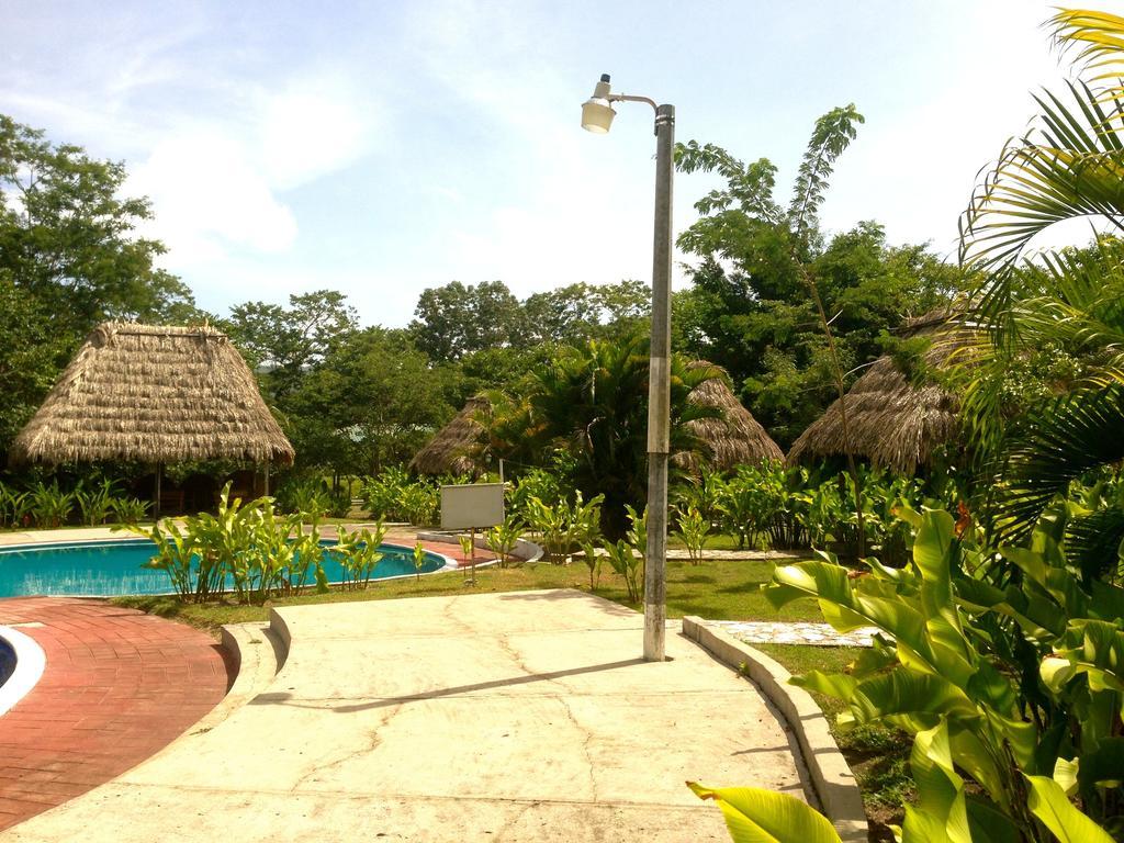 Hotel Villas Magen El Remate Esterno foto